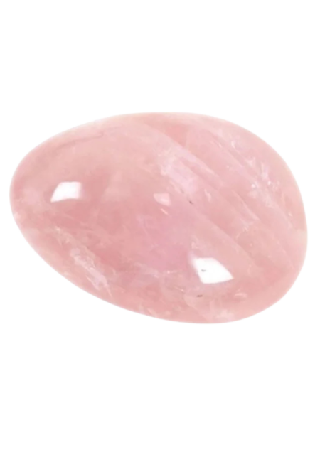 Quartz rose poli en forme de galet, aux nuances douces de rose pâle, posé sur un fond clair naturel.