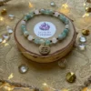 Breloque signe Cancer sur bracelet astrologique en pierres naturelles