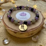 Breloque signe Scorpion sur bracelet astrologique en pierres naturelles